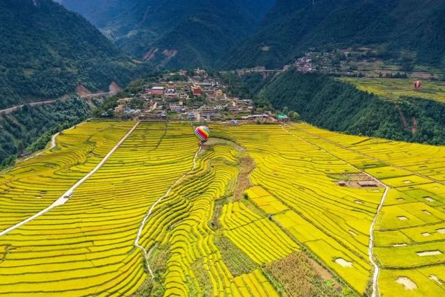 云栖丙中洛：在怒江峡谷解锁 “人神共居” 的旅居新体验