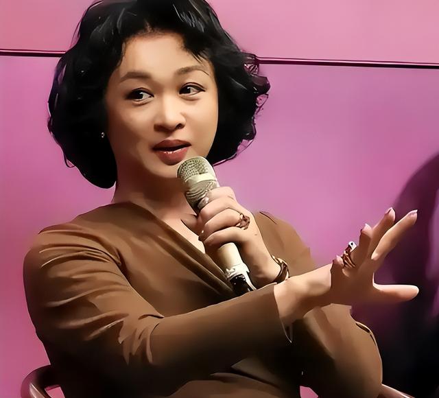 比窦娥还冤？半年了，金星归国路全被堵死，近照一出“原形毕露”