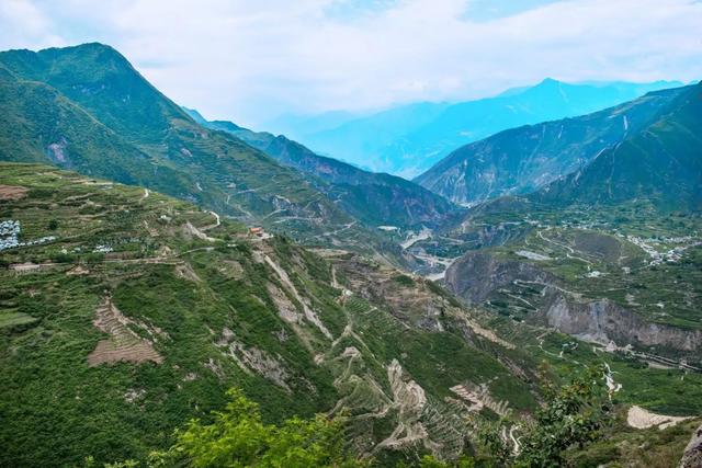 萝卜寨、岷江大峡谷