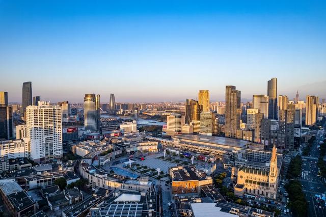 连续17年全球第一，这座城这个港真彪悍