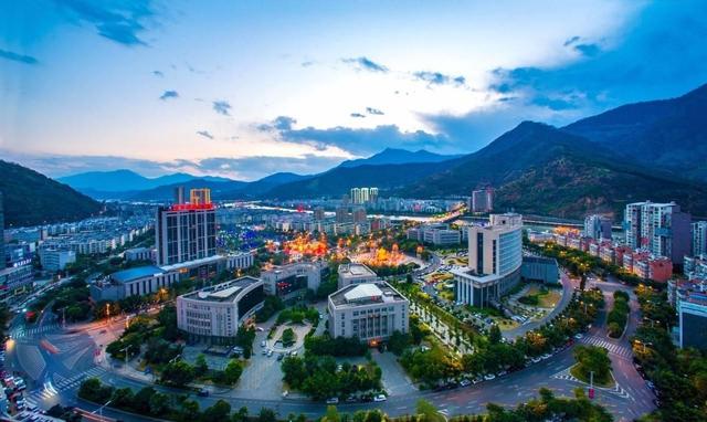 四川最适合过暖冬的六个地方，其中三个少有人知，看哪个更适合你