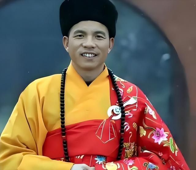 释永信被查6天，恶心一幕出现，牵连多名女星，央视名嘴紧急澄清