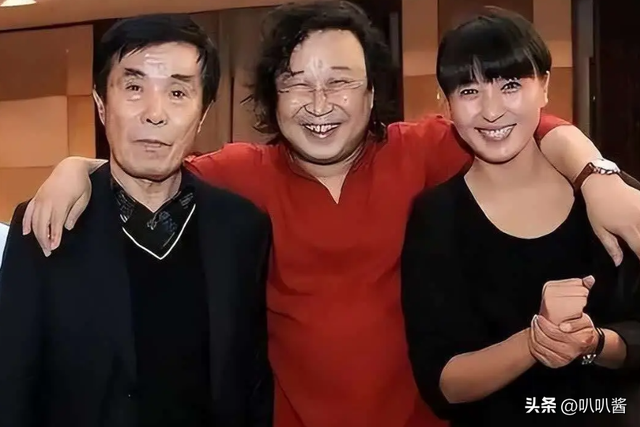 人狂必有祸！这次被何庆魁骂白眼狼的闫学晶	，狐狸尾巴藏不住了