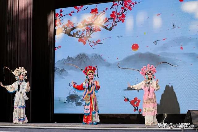 江海相连·沪万情深，上海·重庆万州文化交流展演开幕