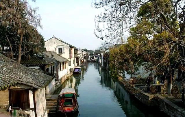 4A景区打“骨折”无人问，万岁山涨门票却呼声高，成功密码很简单