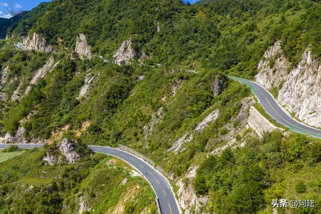 在秦岭最美跑山公路101省道，发现很多当地摩友喜欢倒头就睡