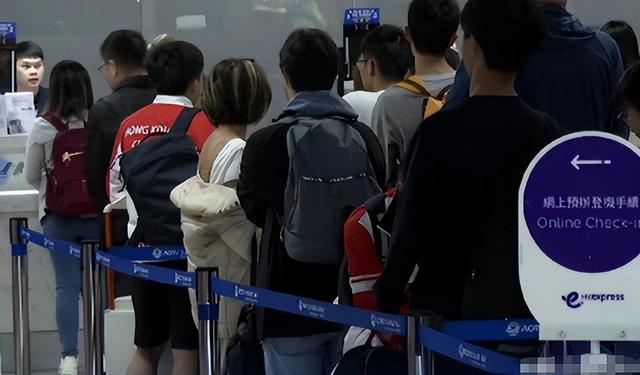 泰国大量水果腐烂，因为摊上的一句中文，中国游客：自己留着吧