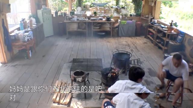 大孝！岳云鹏接80岁老妈住北京豪宅，3000万别墅阔气，媳妇是功臣