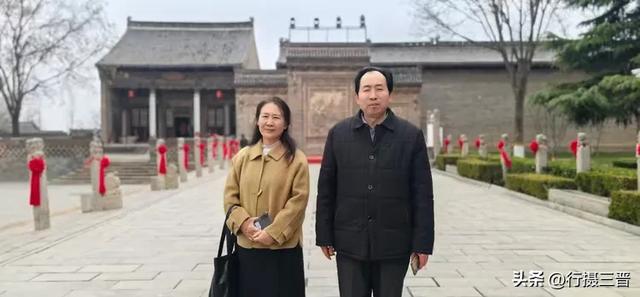 汉服古韵迎佳节 别样三八绽芳华——万荣李家大院妇女节人气火爆