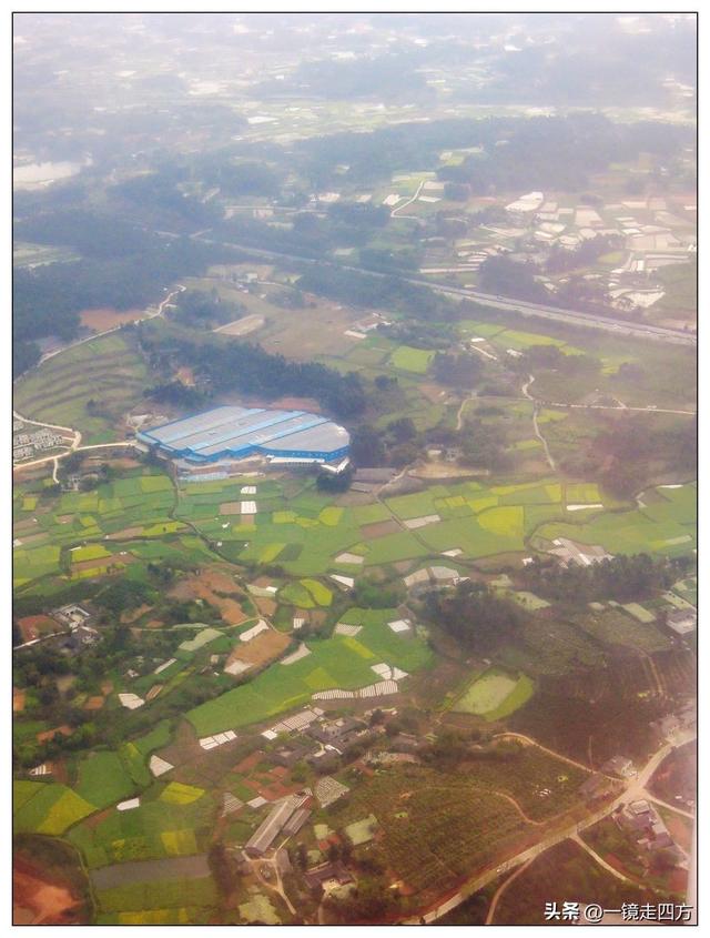 雪峰、云海、田陌 — 西藏林芝至成都空中俯瞰