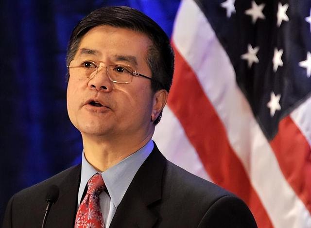 骆家辉警告中国：最好不要自主生产尖端芯片，这不是美国想看到的