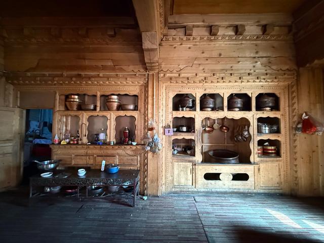 萨玛王朝后裔康巴人的赛马节