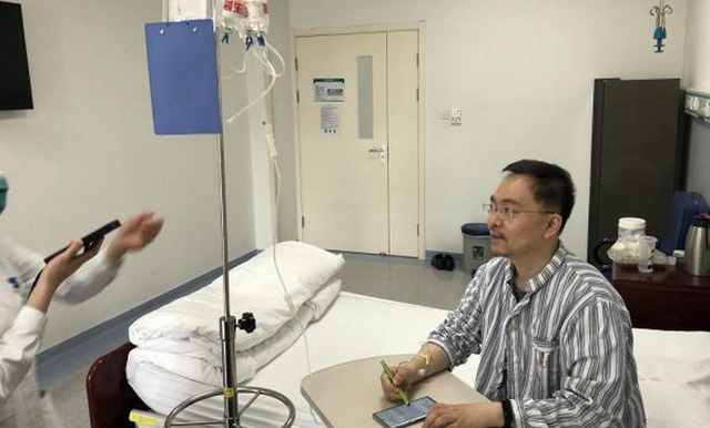 原来他就是刘强东的好搭档，41岁确认渐冻症一家三代短命现状如何