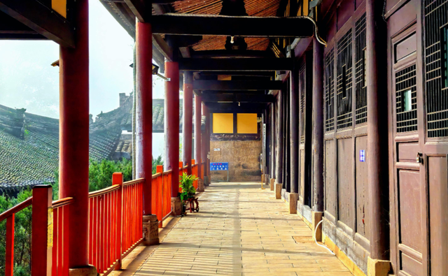 重庆低调的寺庙，有棵1200年银杏树，12月正是最佳观赏期