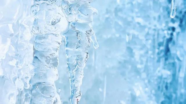 美到窒息！泰山彩石溪惊现“冬日魔法”，冰瀑奇观美若幻境！