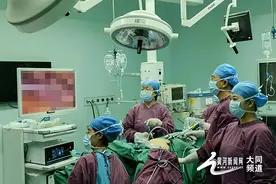 大同市一医院成功完成晋北地区首例荧光腹腔镜全子宫切除术+双附件切除术+盆腔前哨淋巴结切除术图片