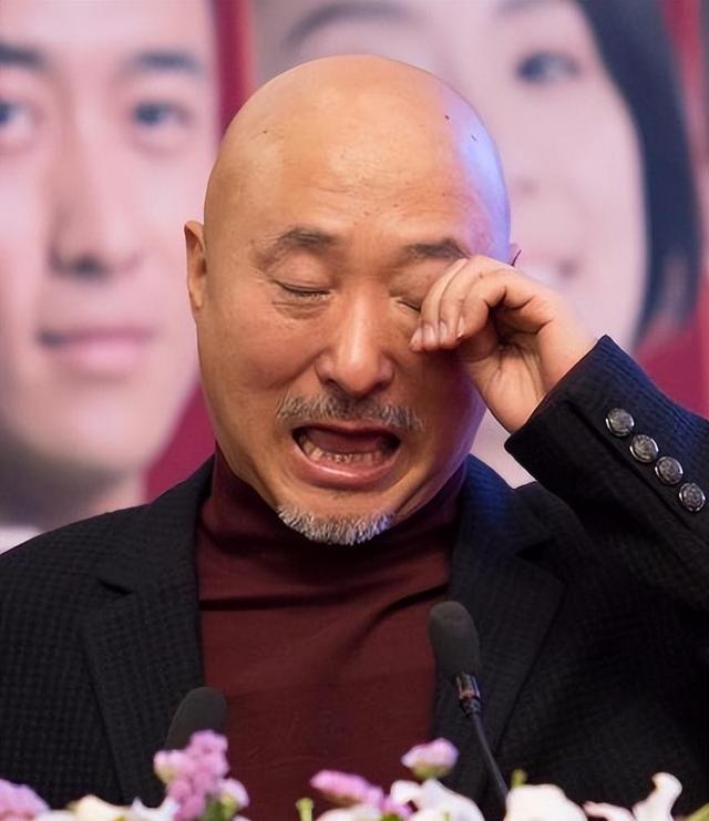 人民日报再次“点名”陈佩斯！撰文字字珠玑，给娱乐圈敲响了警钟