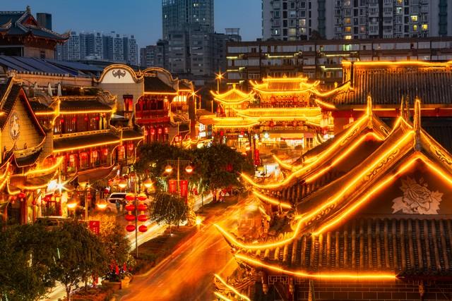 标题：成都宽窄巷子