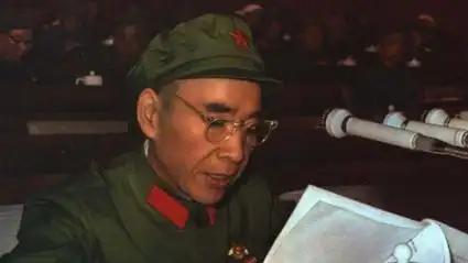罗荣桓建议贺龙当国防部长，毛主席：让贺老总当军委第二副主席吧