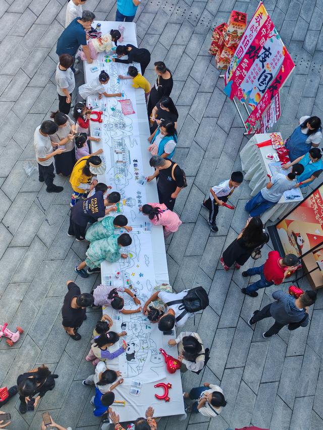 成都图书馆国庆中秋双节同庆：书香墨韵绘就蓉城文化华章