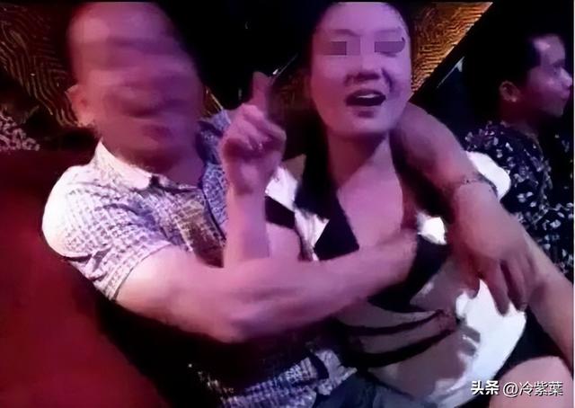 499隔衣服摸胸！私人影院暗藏涉黄：299元起步撕丝袜，还有更过火