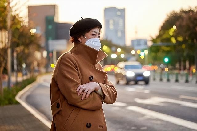 张文宏：天冷坚持戴口罩的人，过不了1年，身体或会有9大变化