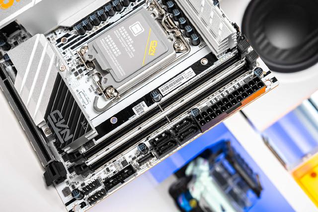 双11装机怎么省？供电强、扩展足！七彩虹主板用性价比帮你省