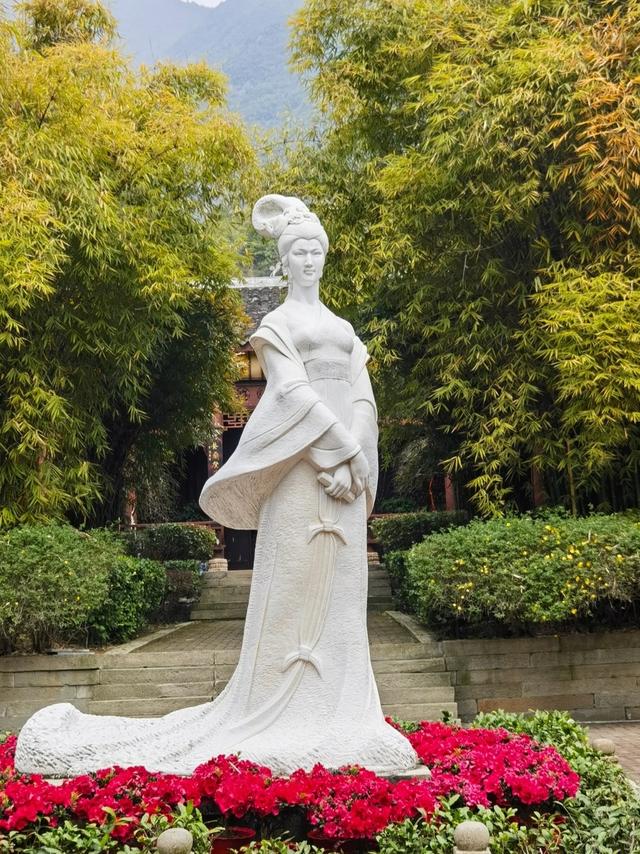 世界上只有中国湖北省宜昌市才有的全球 “独一无二的10大奇景”