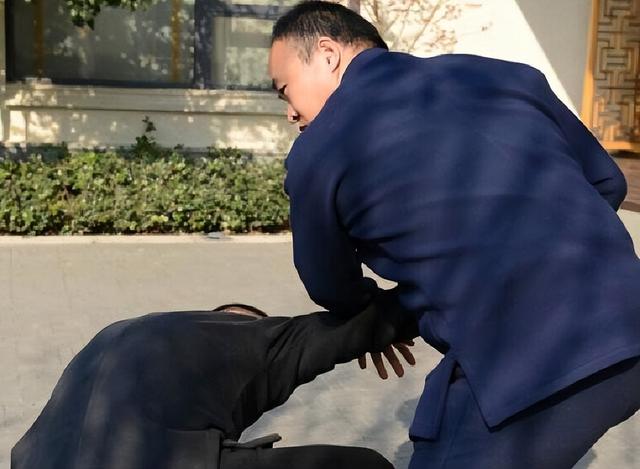 李天金：给马云当保镖年入百万，买房买车，马云卸任后过得咋样？