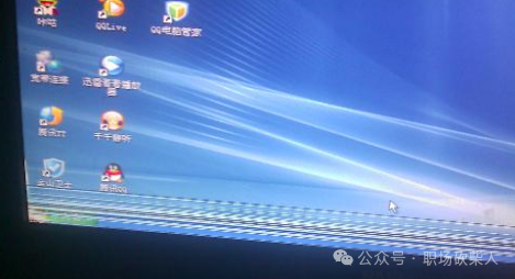 显示器常见故障解析排查，教你轻松解决花屏、水波纹和横线问题！