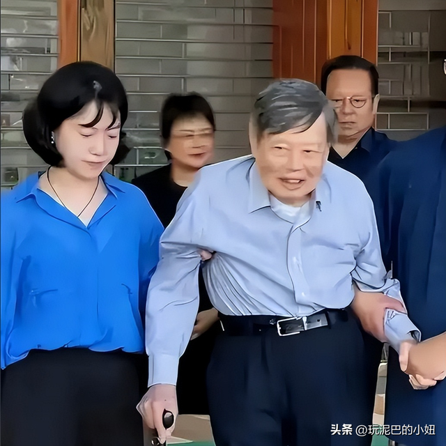 王宫保透露：杨振宁告别式时间确定，地点在八宝山，和邓稼先一样