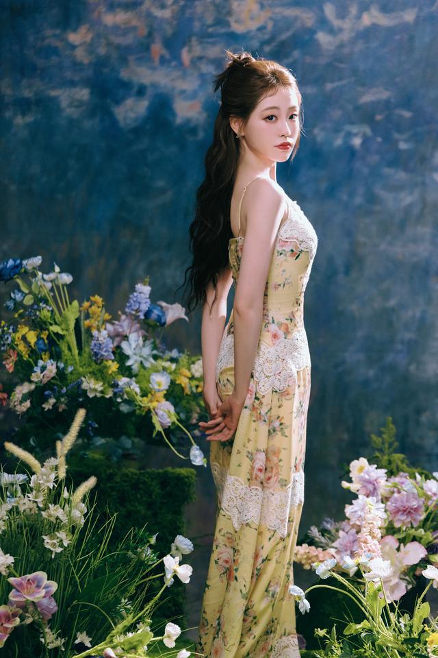 祝绪丹 碎花蕾丝裙 曼妙好身材 优雅娇俏绝绝子