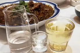 首位是水就不是纯粮酒？白酒配料表有“门道”，弄懂再买不吃亏图片