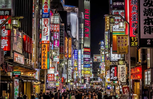 中国1号公告已出，高市早苗开始冒汗，特朗普忧心：总统位恐不保