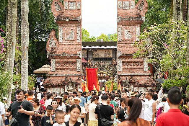 线下打卡赢好礼、精彩活动抢先看！万宁“双节”玩乐宝典→