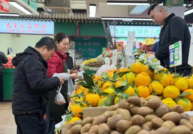 沿着7号线逛东城,解锁藏在一蔬一饭、一步一景里的“小确幸”→