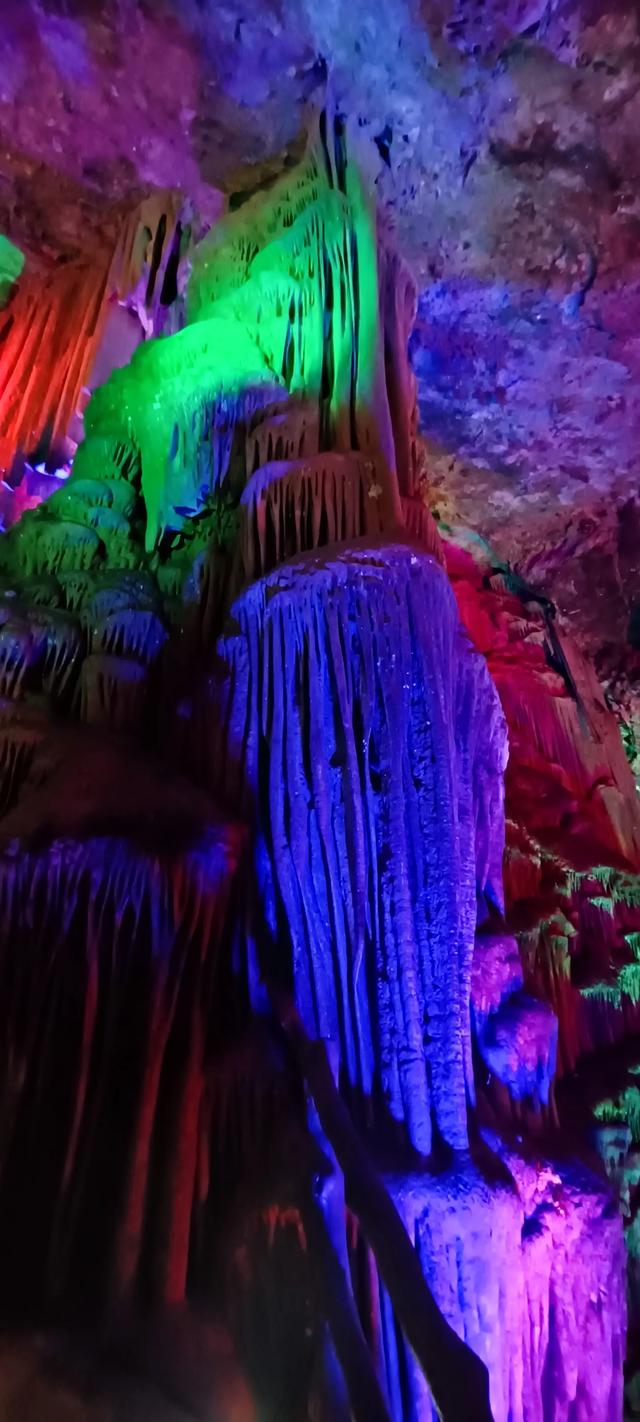柞水溶洞七彩光与影的传奇之美