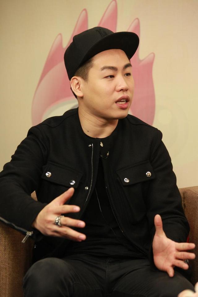 出道二十五年歌红人不红，因前女友被网暴，如今42岁终于苦尽甘来