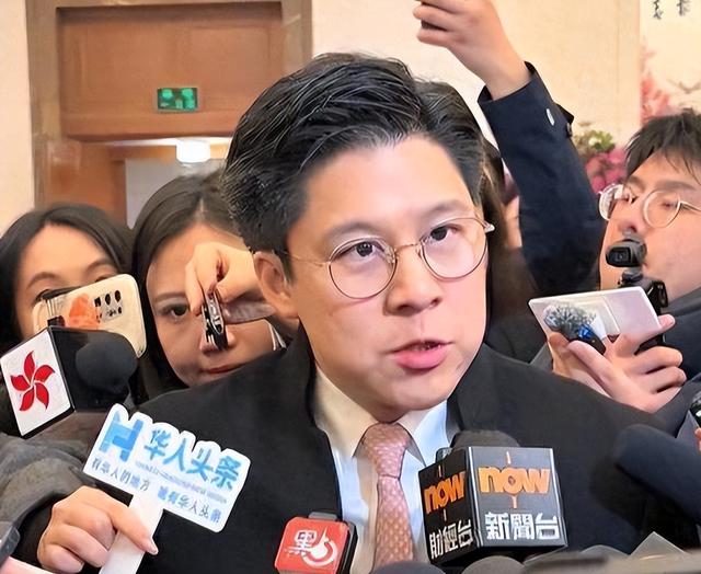 三连升！霍启刚官宣喜讯，新身份给郭晶晶长脸，让李嘉诚不敢吭声