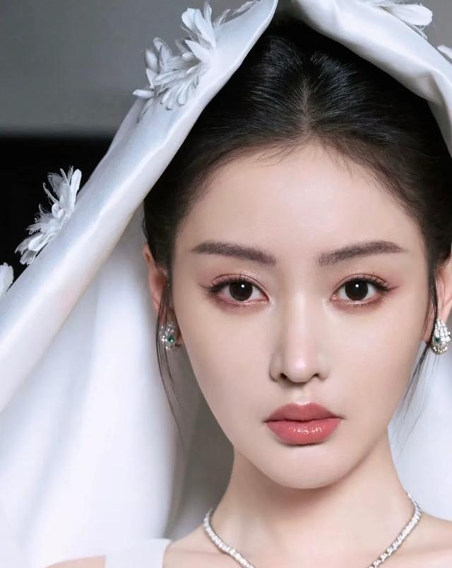 十位“90后”当红女星颜值排行，后两位难分伯仲，来看看都有谁呢