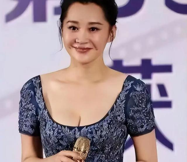 她一生 “风流成性、老少通吃	”，撩汉无数，现如今57岁却依旧单身