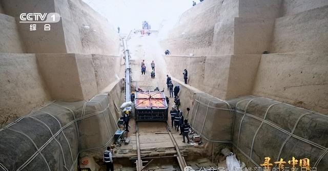 秦始皇永远不让人失望！又见“穿越文物”，历史课本有点受伤