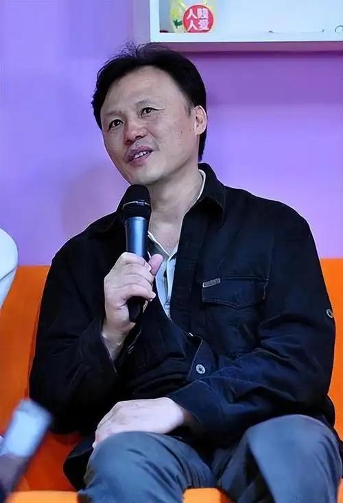 原来他是迟蓬丈夫，难怪66岁能出演《生万物》，有个好丈夫太重要