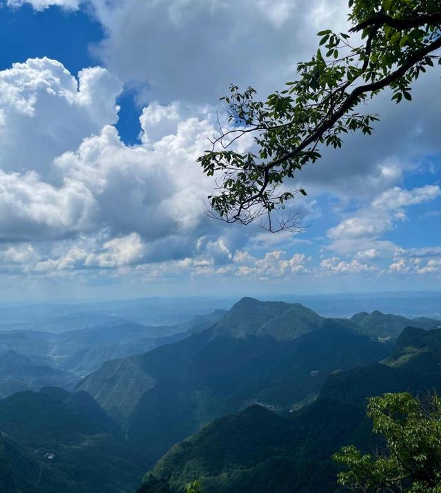 重庆最惨5A景区？当年火到挤破头，如今冷清得只剩风声，本地人