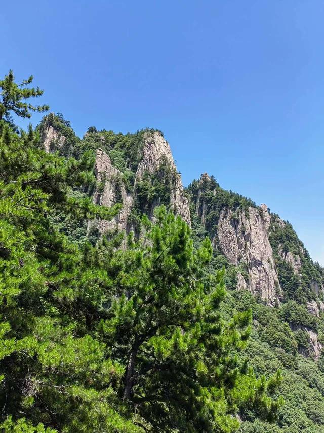 秦岭山脉，海拔超过2000米的山峰有哪些