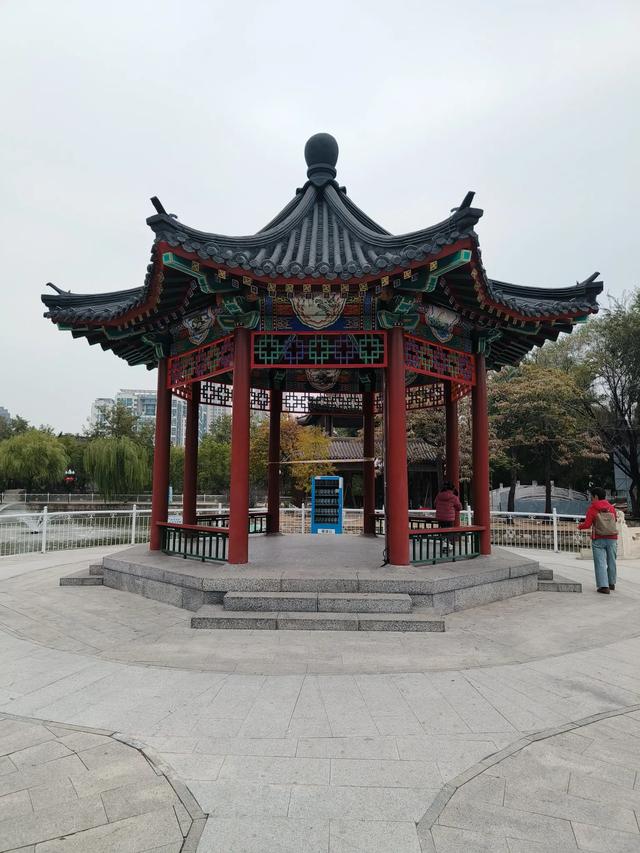 天津秋天的《人民公园》