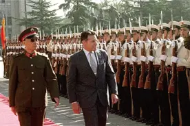 1984年张爱萍在美国五角大楼舌战群雄：我国核武器当打狗棍够用了图片