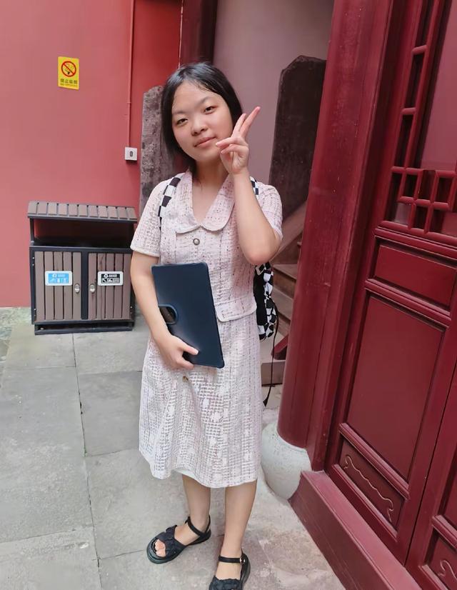 河南16岁女孩董叶蕊去世，洗澡前后仅半小时，妈妈崩溃至今不理解