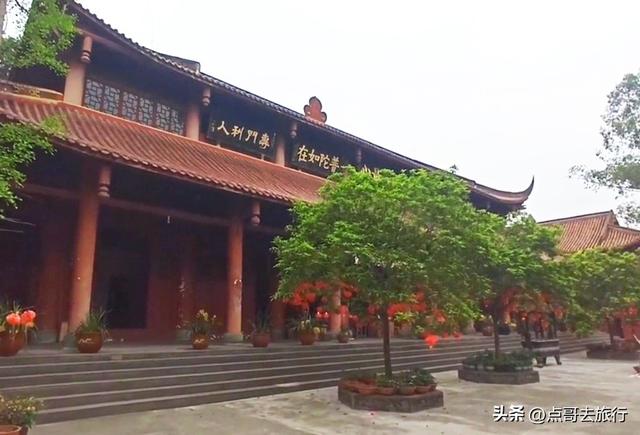 成都黄龙溪被冷落的寺庙，位置堪称绝佳，现32尊观音化身像！