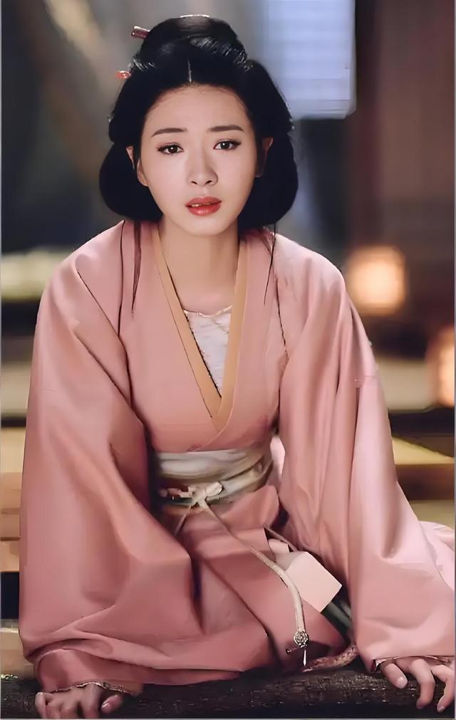 乱世女王：以血还血，在烽火中炼就传奇